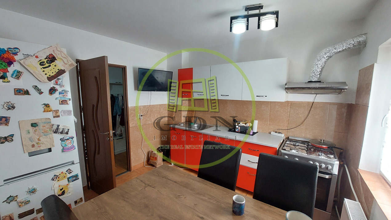 Apartament doua camere semidecomandat, 54mp, Craiovita Noua zona Fortuna