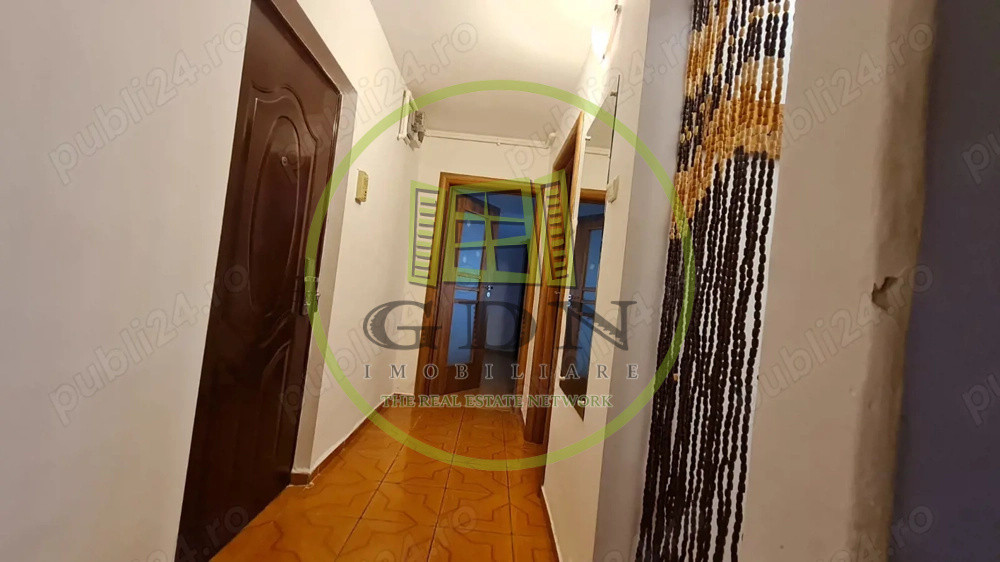 Inchiriere apartament 2 camere decomandat,cartier Strand.