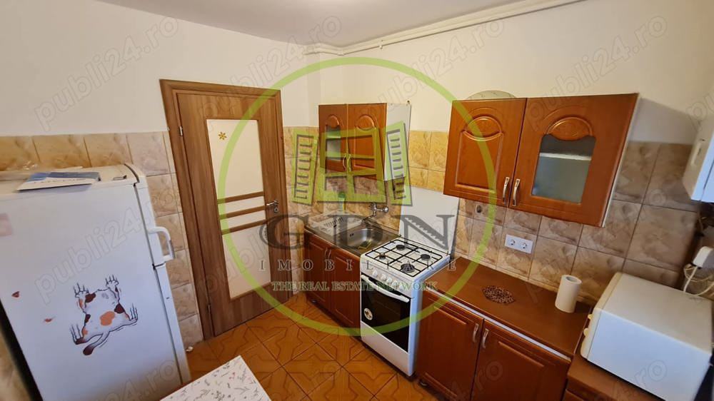 Inchiriere apartament 2 camere decomandat,cartier Strand.