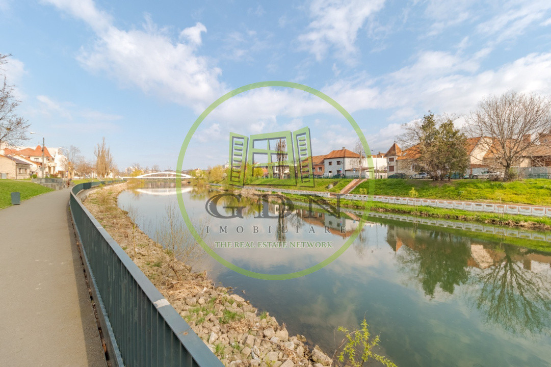 Casa ultra-centrala pe malul Crisului Repede in Oradea
