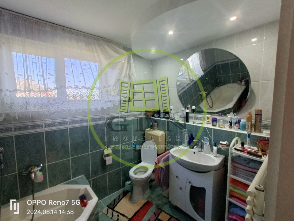 Casă -vilă de vânzare în Reghin