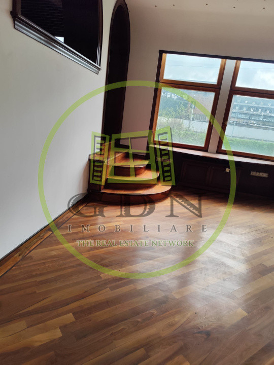 Birou Premium 220 mp – 3 încăperi, finisaje de lux – Etaj 2, malul Cibinului