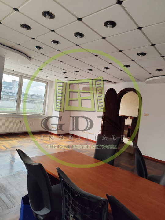 Birou Premium 220 mp – 3 încăperi, finisaje de lux – Etaj 2, malul Cibinului