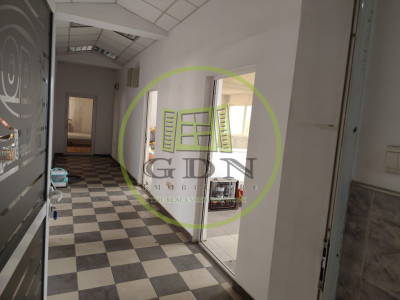 Birou 35 mp de închiriat – etaj 1, clădire cu lift industrial 