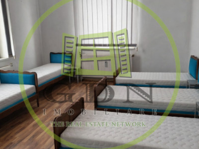 Cazare pentru firme cu muncitori străini – camere, bucătărie și băi comune 