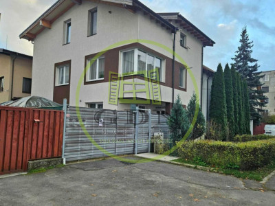 Locuință elegantă cu 3 camere în vilă – aproape de Centrul Istoric, Brasov