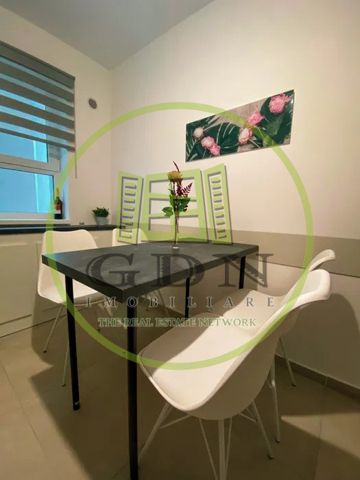 Apartament 3 camere ,Zona Coresi 