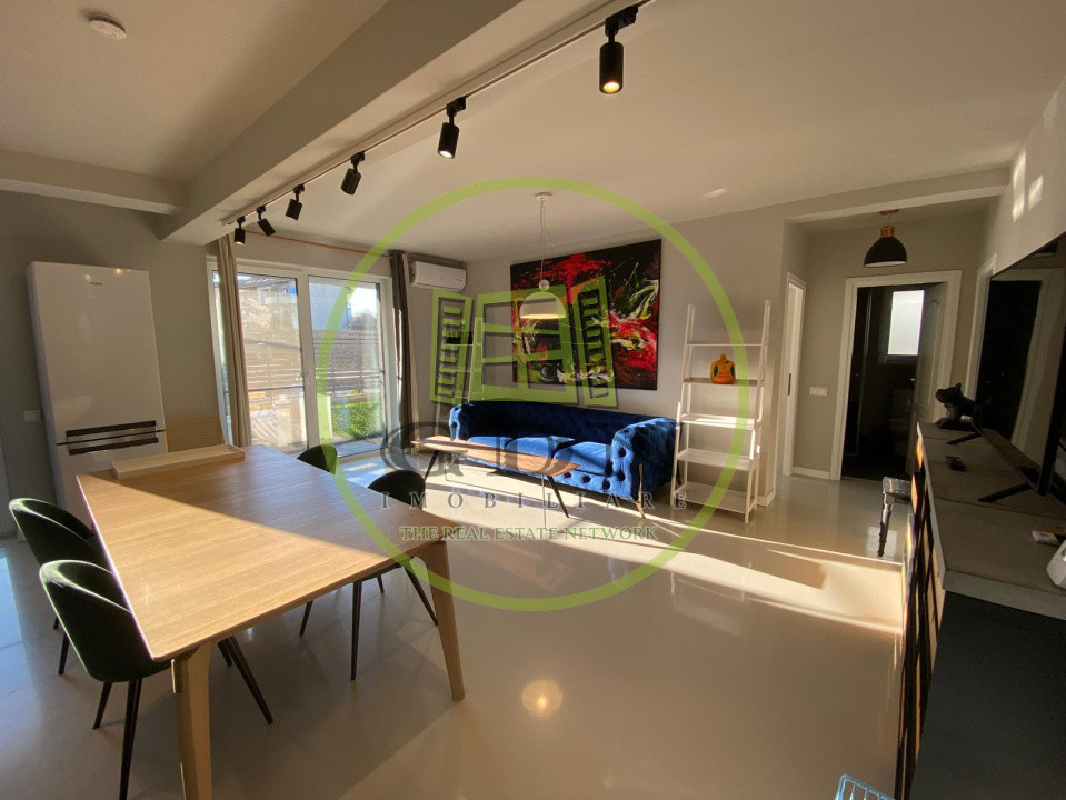 Închiriere apartament cu 3 camere, cu curte, parcare zona Colina