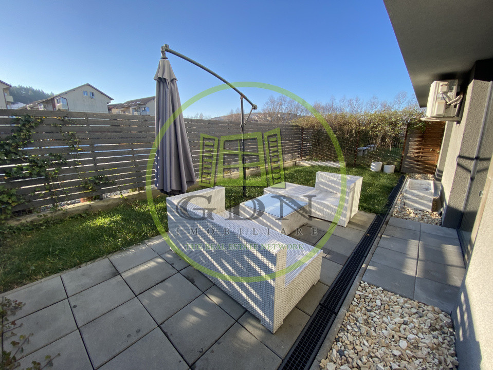 Închiriere apartament cu 3 camere, cu curte, parcare zona Colina