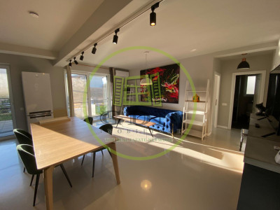 Închiriere apartament cu 3 camere, cu curte, parcare zona Colina