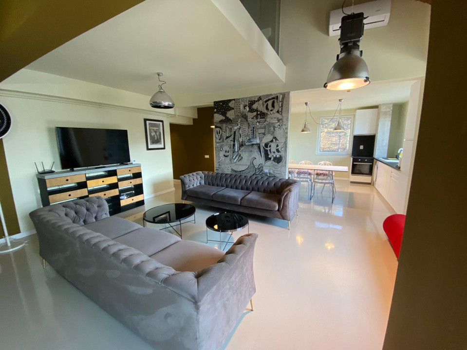 Închiriere penthouse deosebit cu 4 camere, zona Colina