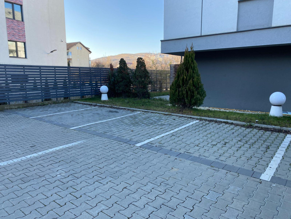 Închiriere penthouse deosebit cu 4 camere, zona Colina