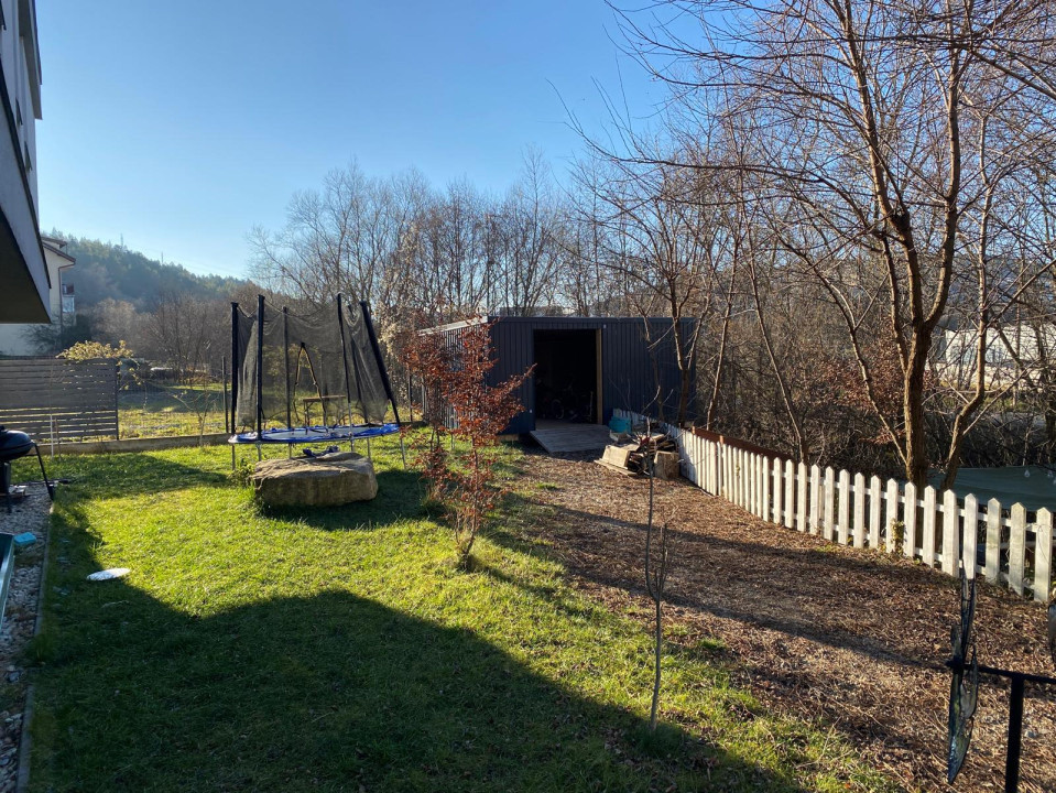 Închiriere penthouse deosebit cu 4 camere, zona Colina