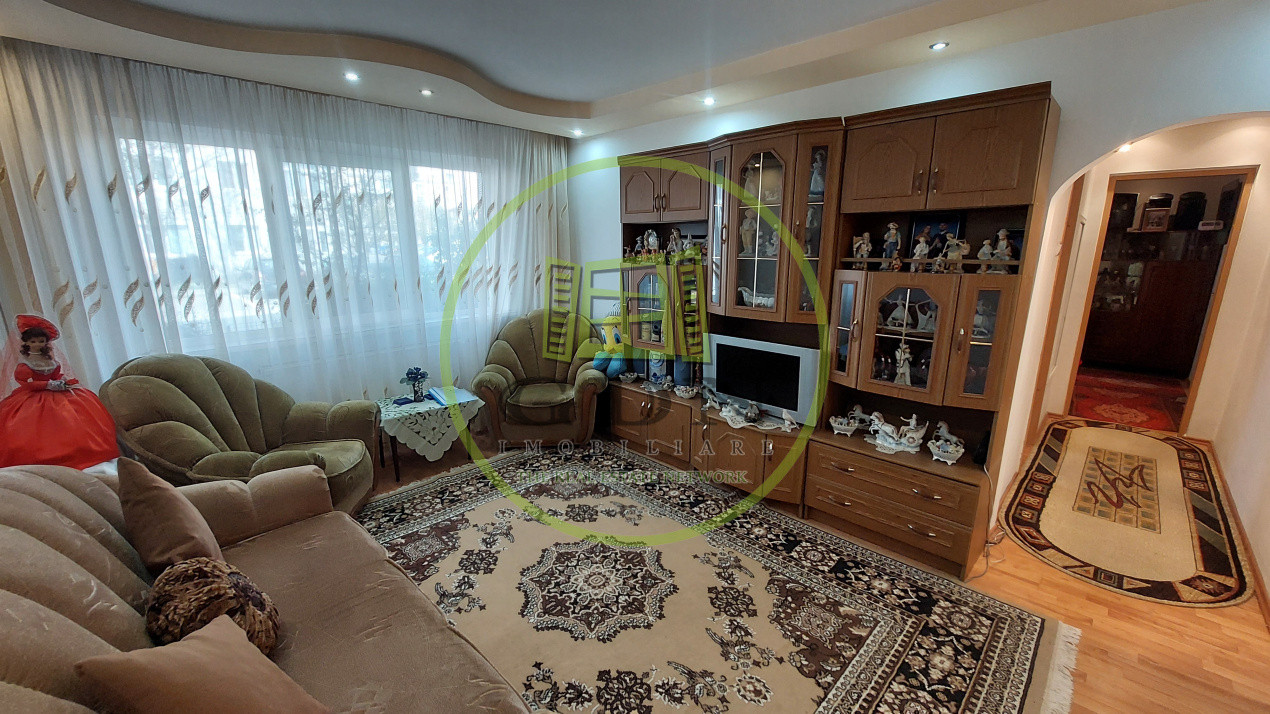 Apartament 3 camere semidecomandat, parter, Craiovita, zona Gradinita Piticot