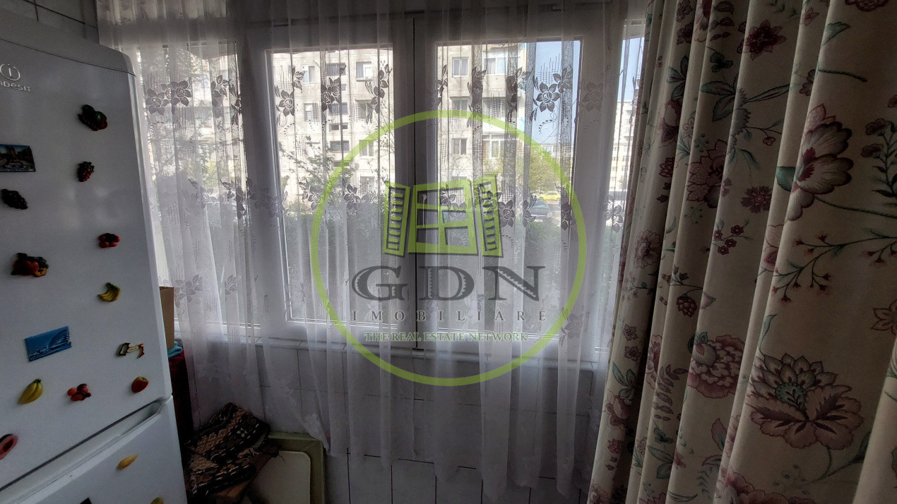 Apartament 3 camere semidecomandat, parter, Craiovita, zona Gradinita Piticot