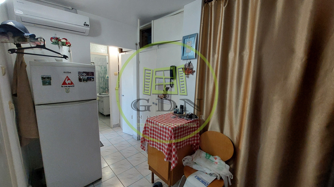 Apartament doua camere decomandat, etajul 3, Brazda zona Liceul Brancusi
