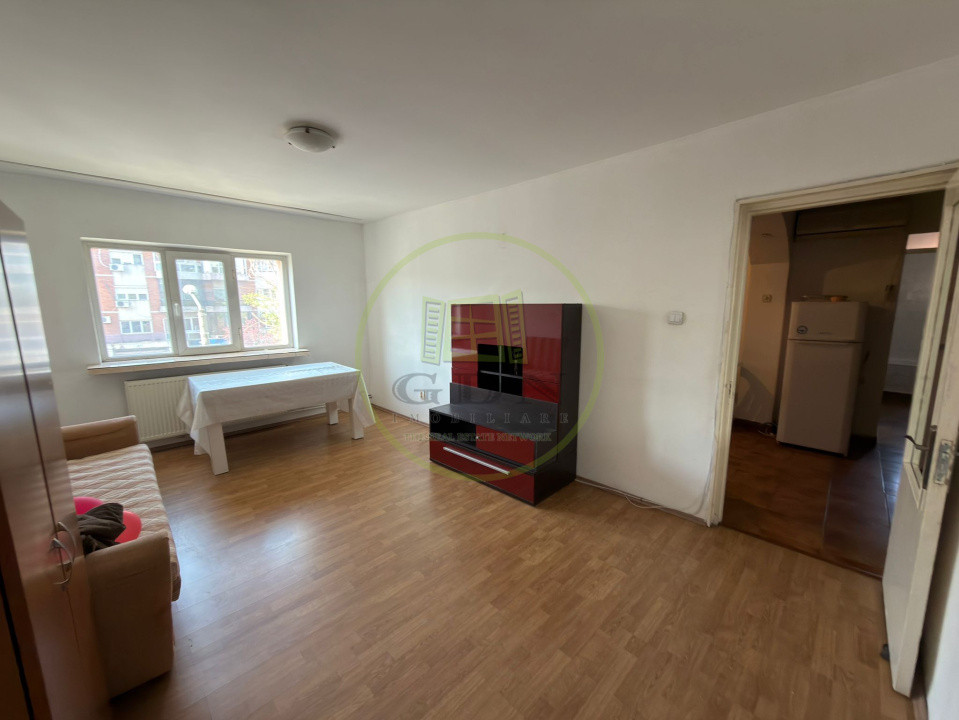 Apartament 2 camere, decomandat, cartier Brazda lui Novac, zona Regia de tutun