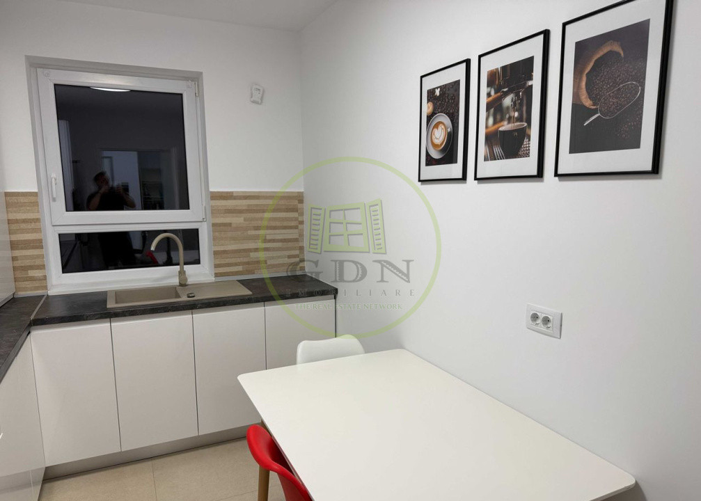 Apartament 2 camere + Loc parcare - renovat recent - zona Tractorul