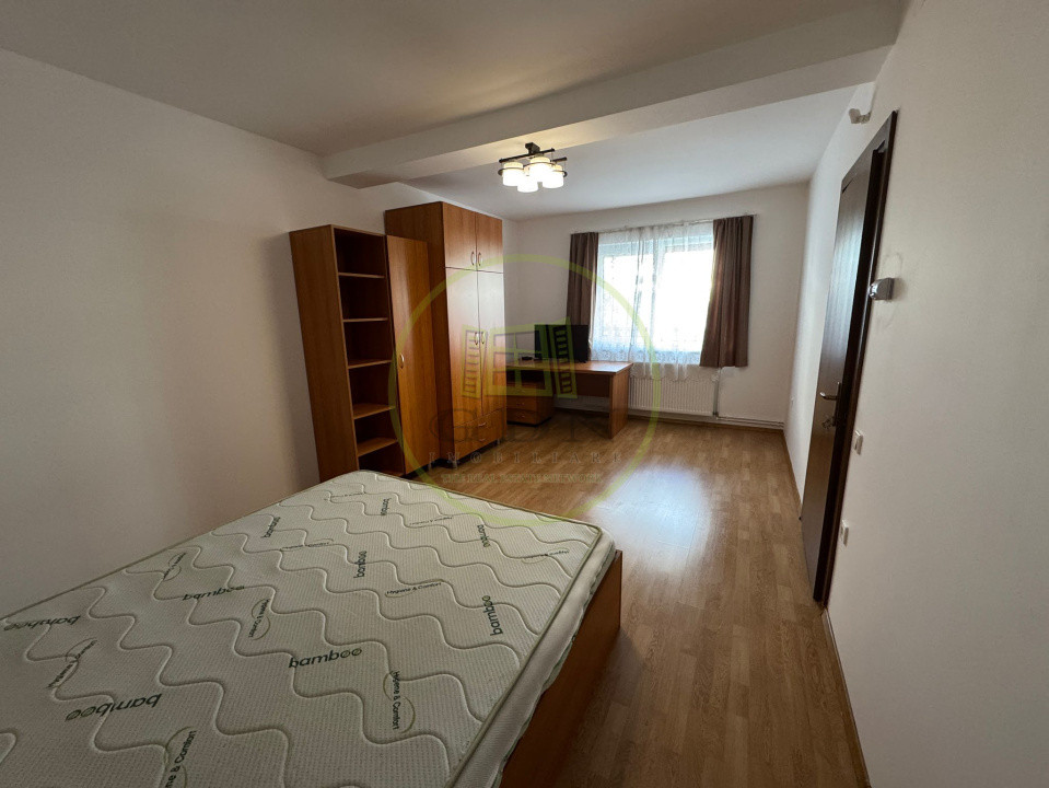 Închiriere apartament cu 1 cameră, Centru (parcare inclusă)