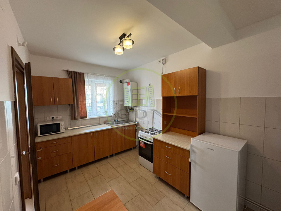Închiriere apartament cu 1 cameră, Centru (parcare inclusă)