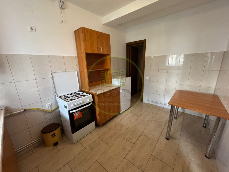 Închiriere apartament cu 1 cameră, Centru (parcare inclusă)