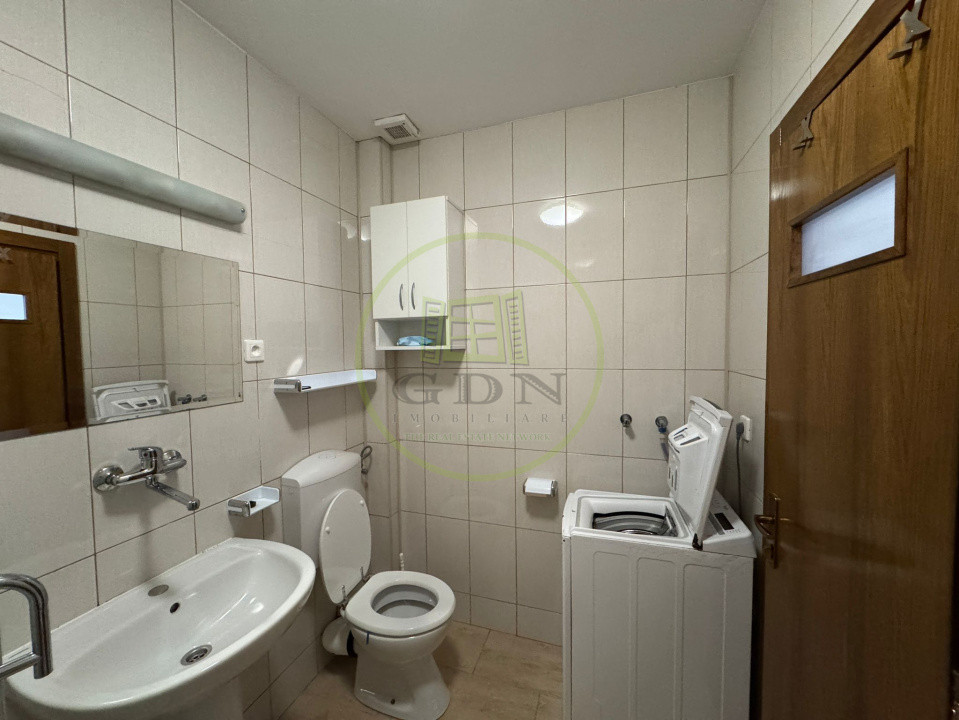 Închiriere apartament cu 1 cameră, Centru (parcare inclusă)