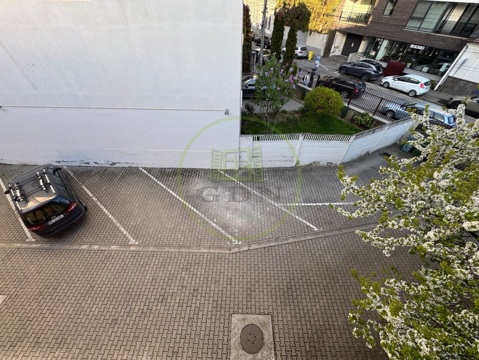 Închiriere apartament cu 1 cameră, Centru (parcare inclusă)