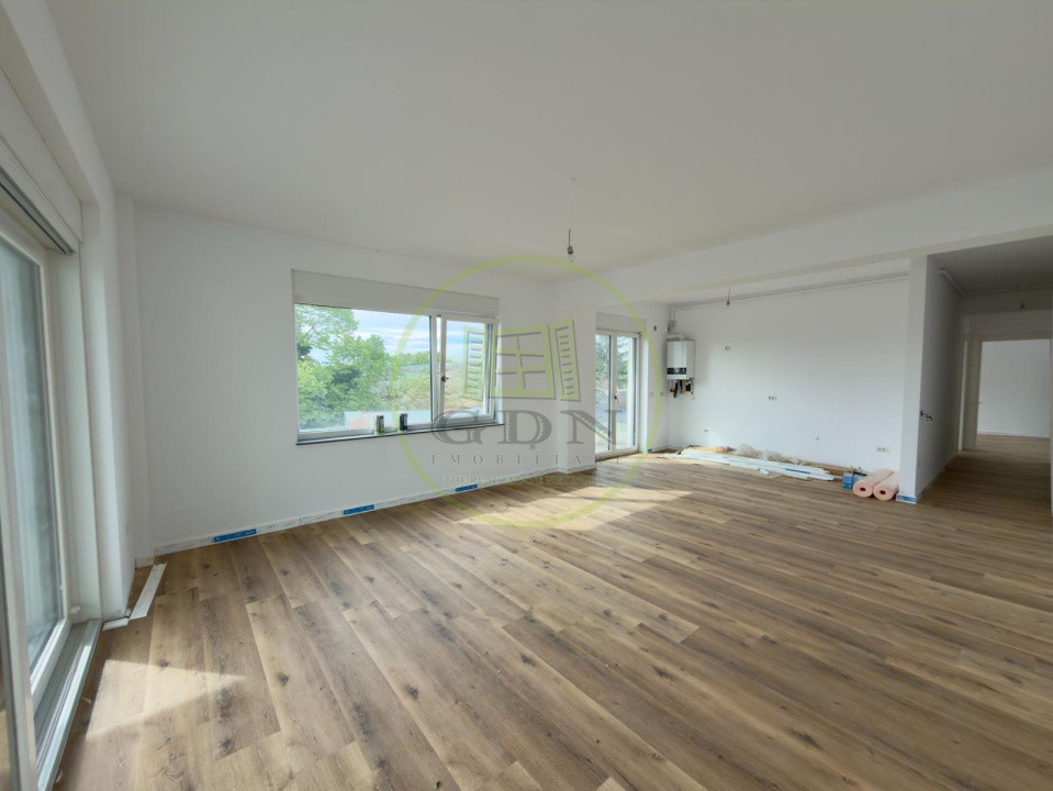 Apartament 3 camere, decomandat, 102.9 mp, Centru, zona 