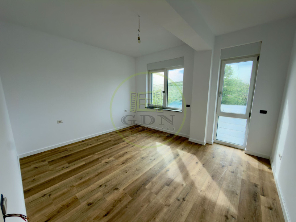 Apartament 3 camere, decomandat, 102.9 mp, Centru, zona 