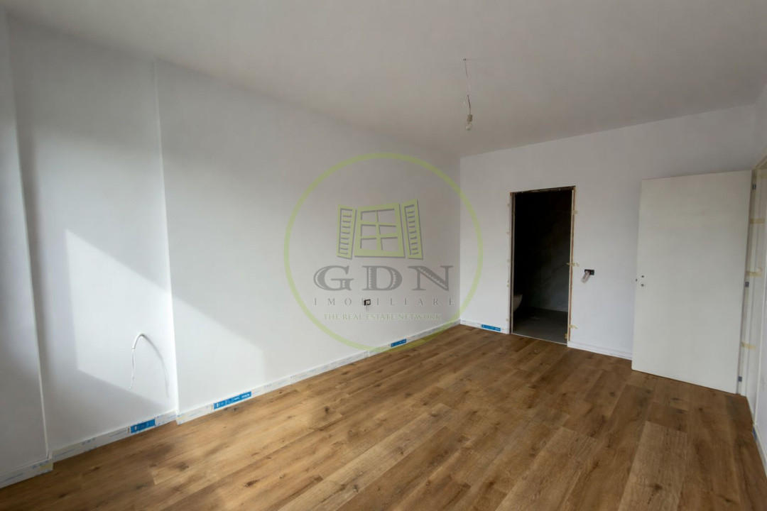 Apartament 3 camere, decomandat, 102.9 mp, Centru, zona 