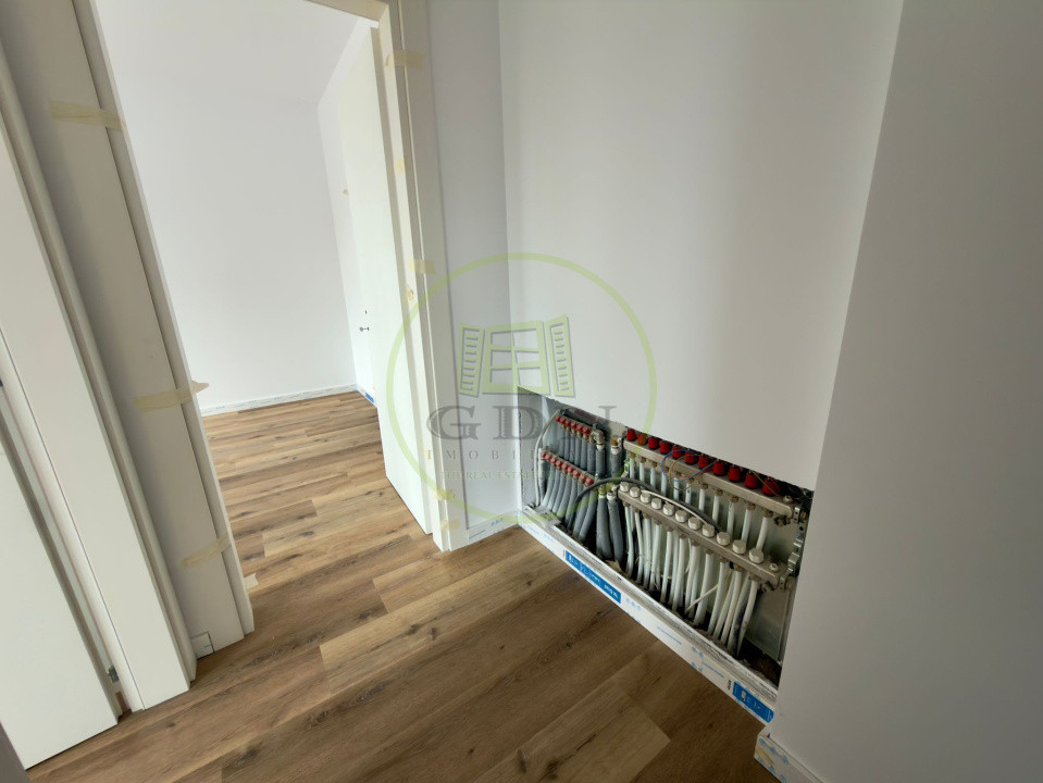 Apartament 3 camere, decomandat, 102.9 mp, Centru, zona 