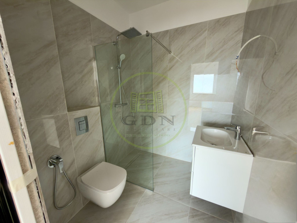 Apartament 3 camere, decomandat, 102.9 mp, Centru, zona 