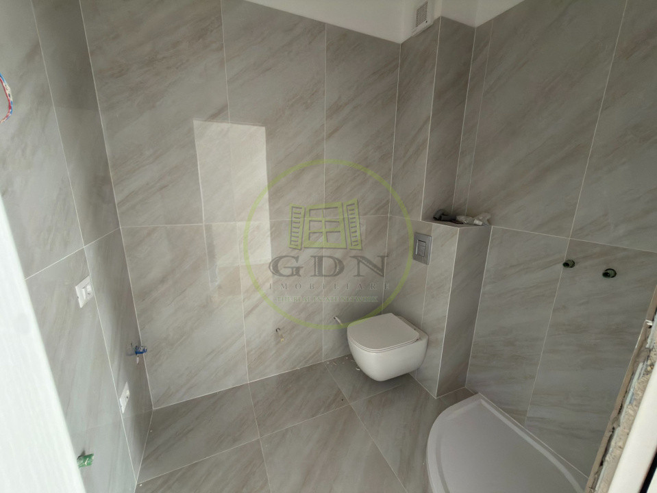 Apartament 3 camere, decomandat, 102.9 mp, Centru, zona 