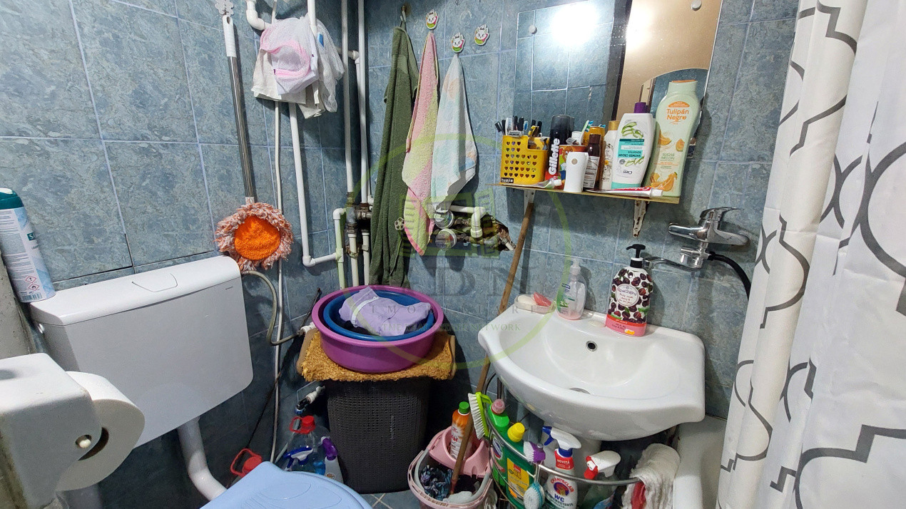 Apartament 3 camere, semidecomandat, Valea Rosie, zona Piata