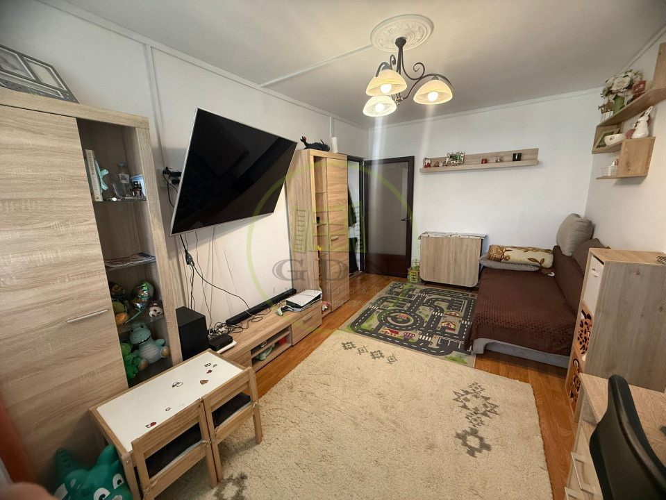 Apartament 2 camere, 40,7mp, semidecomandat, cartier Craiovita, zona Statia 30