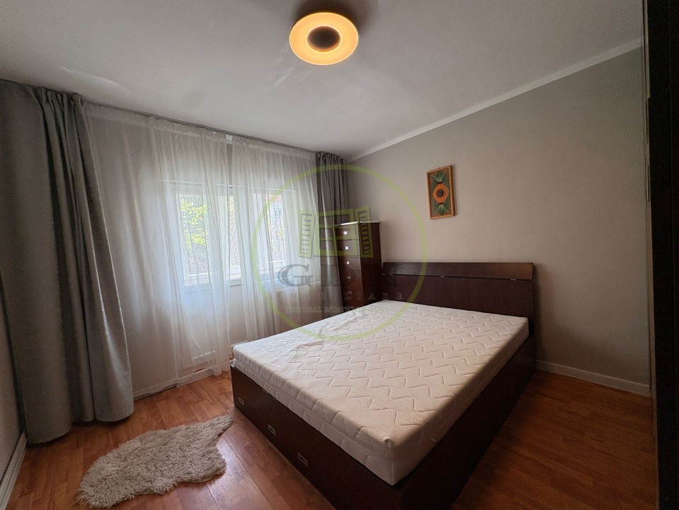 Apartament, 3 camere bilateral , 75 mp, Cartier 1 Mai, zona Pelendava 
