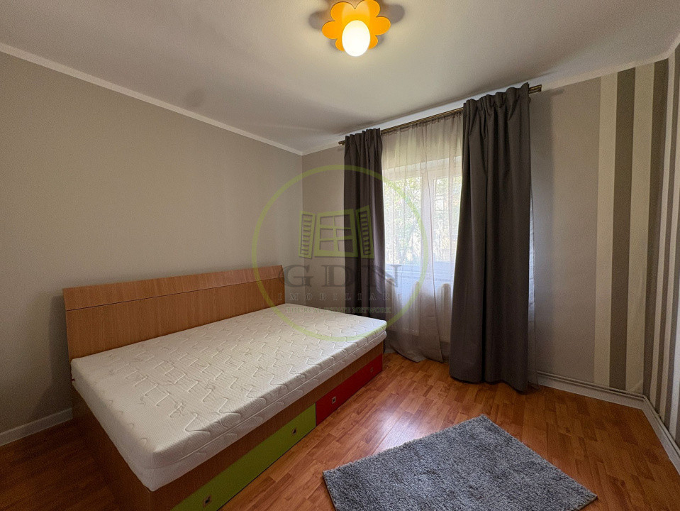 Apartament, 3 camere bilateral , 75 mp, Cartier 1 Mai, zona Pelendava 