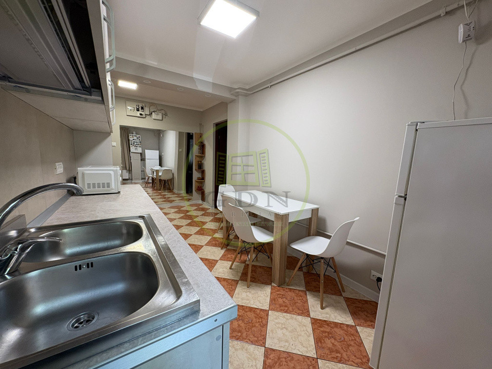 Apartament, 3 camere bilateral , 75 mp, Cartier 1 Mai, zona Pelendava 