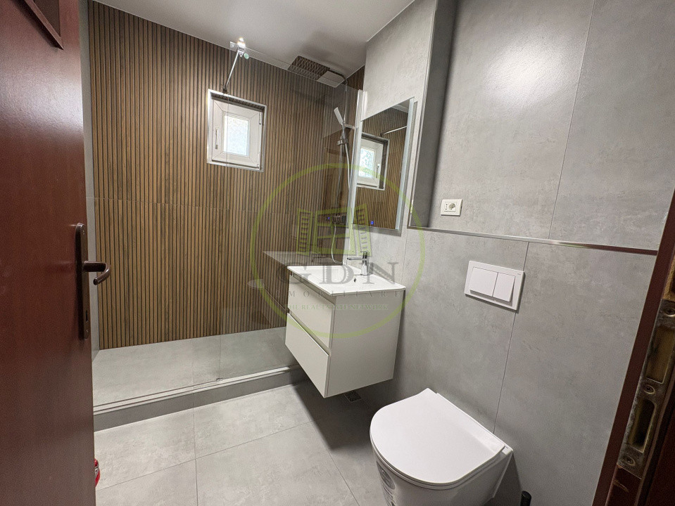 Apartament, 3 camere bilateral , 75 mp, Cartier 1 Mai, zona Pelendava 