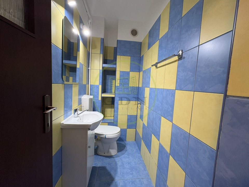 Apartament, 3 camere bilateral , 75 mp, Cartier 1 Mai, zona Pelendava 