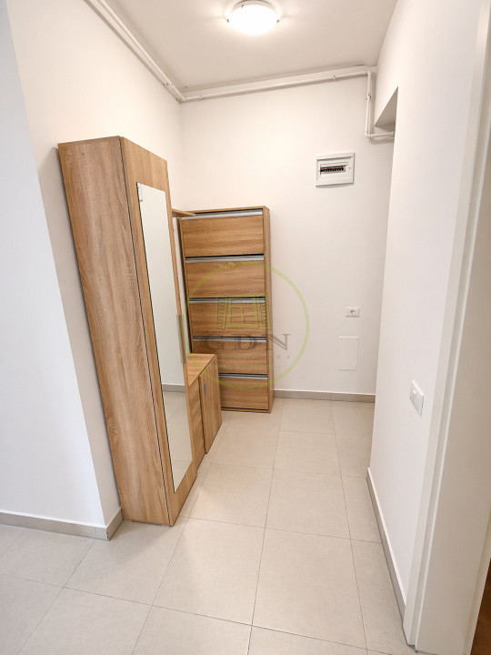 Inchiriere apartament 3 camere 80 mp  Tractorul Brașov ( terasă+parcare)
