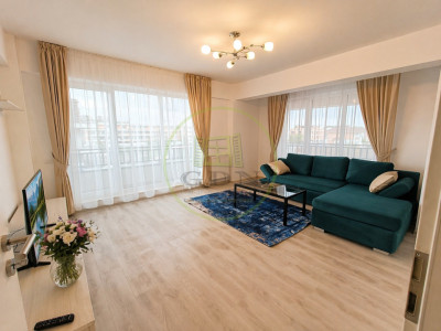 Inchiriere apartament 3 camere 80 mp  Tractorul Brașov ( terasă+parcare)