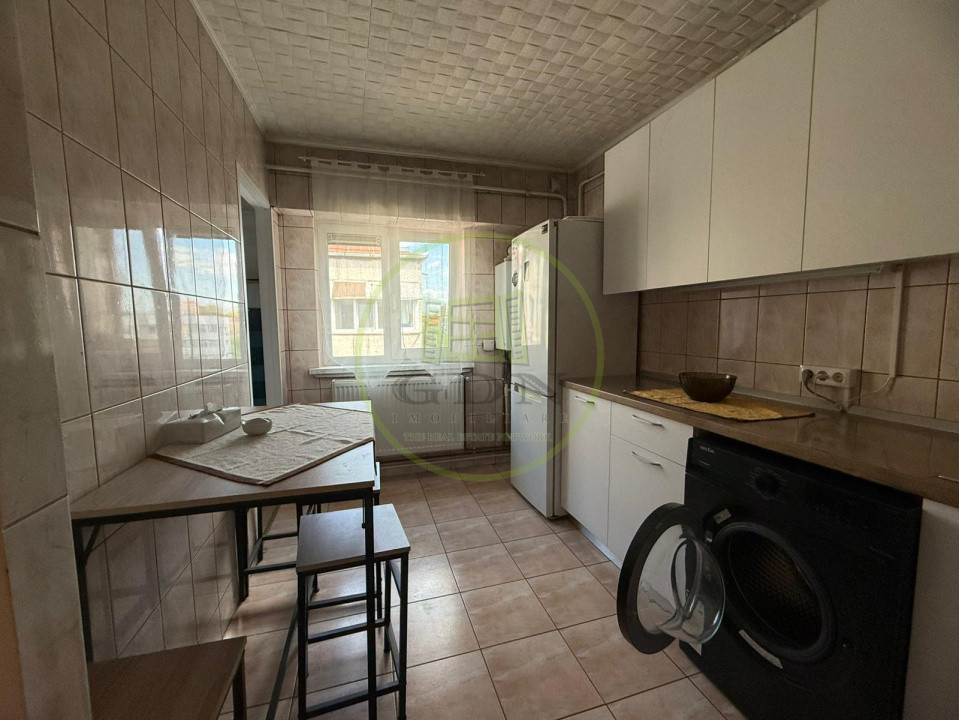 Apartament 3 camere, 58mp, cartier Lapus, zona Mall Electroputere