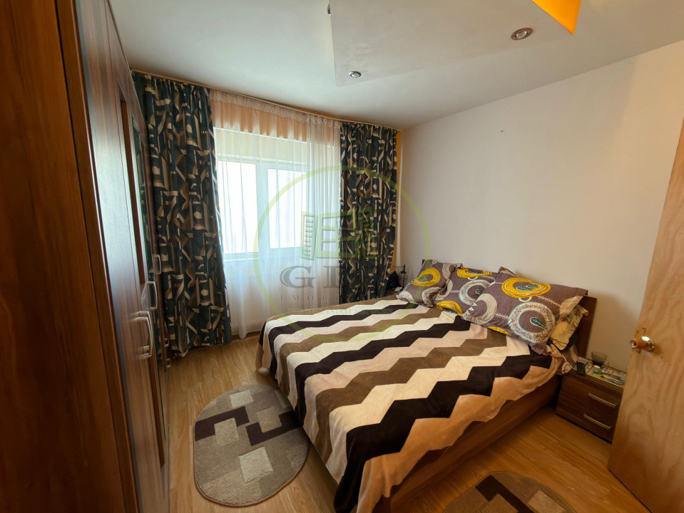 Apartament 3 camere, decomandat, 86 mp, cartier George Enescu, zona Sineasca