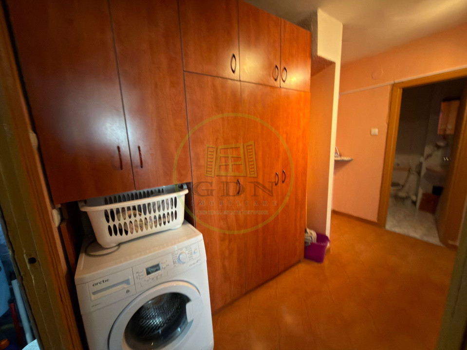 Apartament 3 camere, decomandat, 86 mp, cartier George Enescu, zona Sineasca