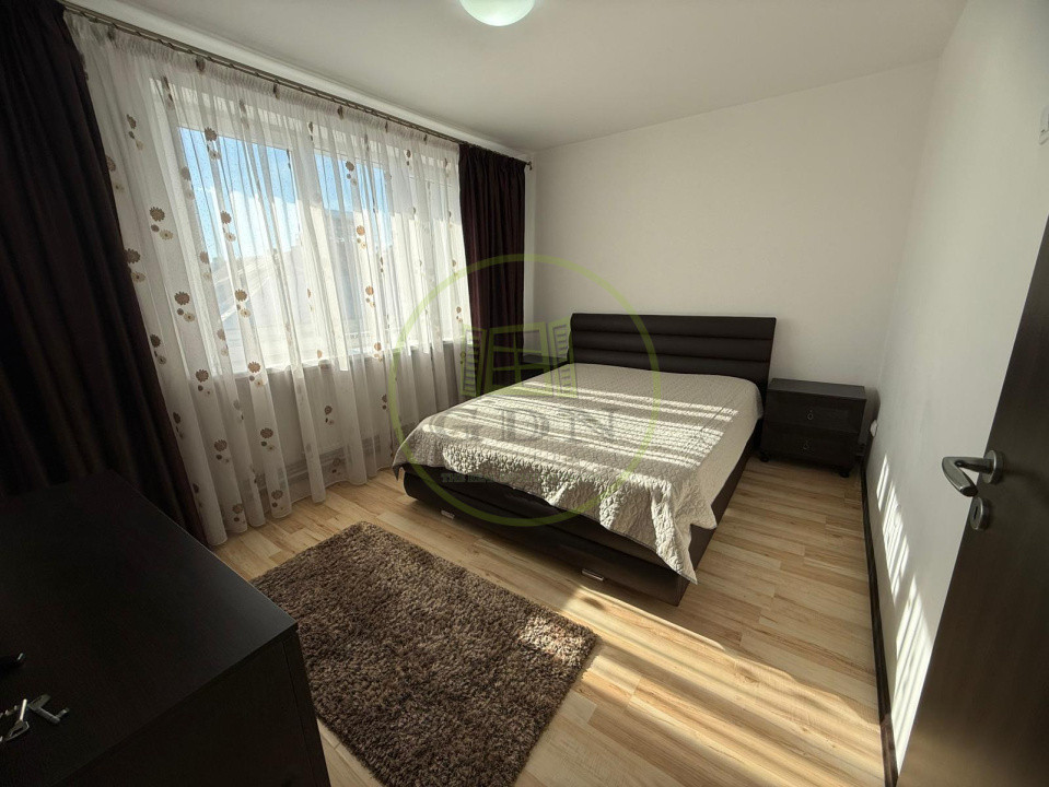 Apartament 3 camere, semidecomandat, 50mp, Centru, zona Casa de Pensii 