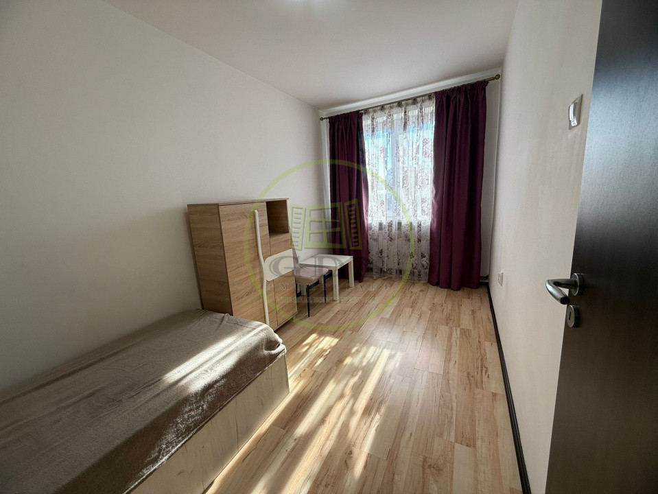 Apartament 3 camere, semidecomandat, 50mp, Centru, zona Casa de Pensii 