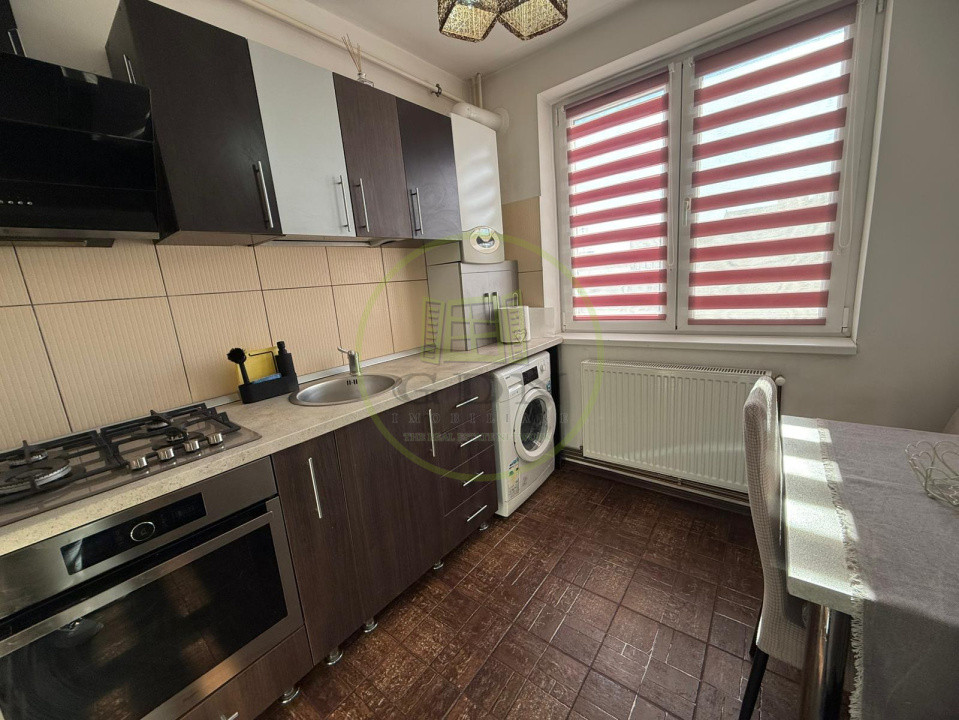 Apartament 3 camere, semidecomandat, 50mp, Centru, zona Casa de Pensii 