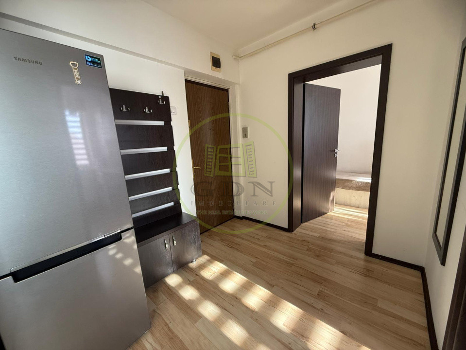 Apartament 3 camere, semidecomandat, 50mp, Centru, zona Casa de Pensii 