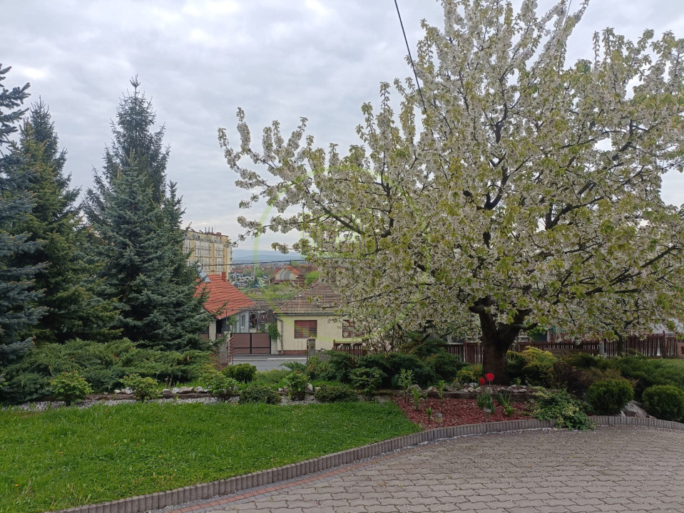 Casă de vânzare Reghin zona semicentrală.